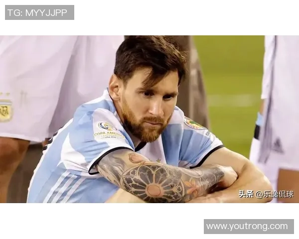 足球明星的笑容背后隐藏的故事与情感分享